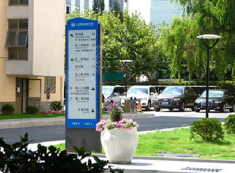 金门哪些因素影响宣传栏的制作？